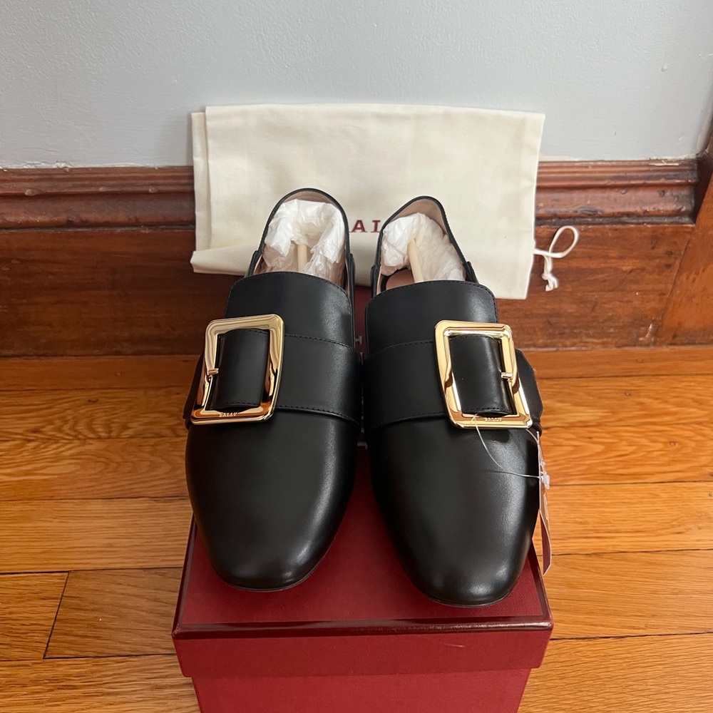 BRAND NEW BALLY JANELLE LOAFER IN BLACK AND SIZE US 8